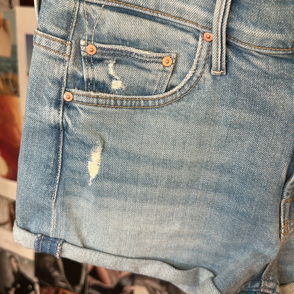 MOTHER The Teaser Donut Roll Denim Short - Picture 4 of 16
